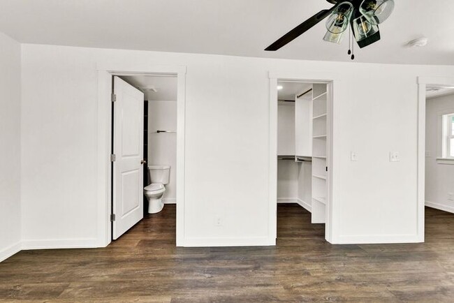 Building Photo - Move In Special! Stunning 3-Bedroom Home w...