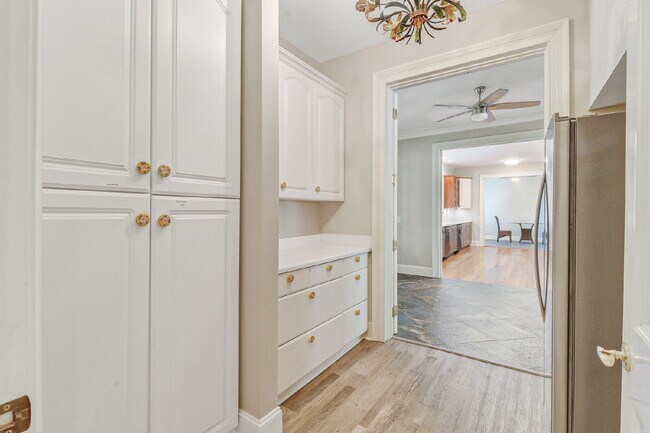 Building Photo - Private, Low Country Residence for Rent!