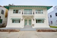 Building Photo - 1325