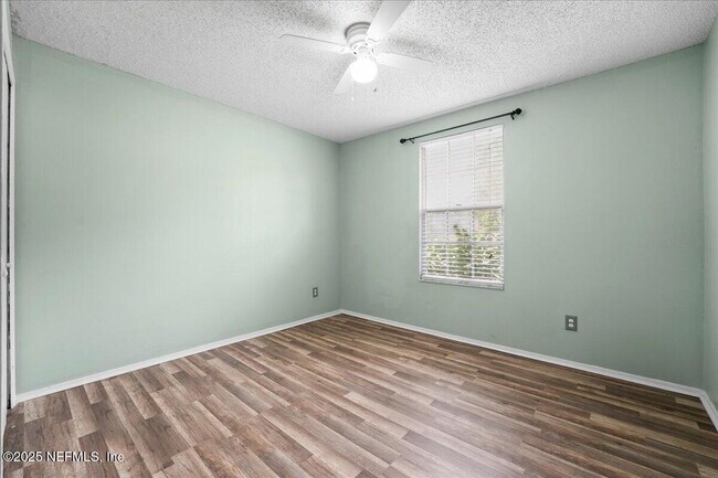 Building Photo - 1701 Donna Dr