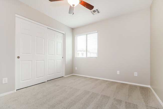 Building Photo - 15410 W Laurel Ln