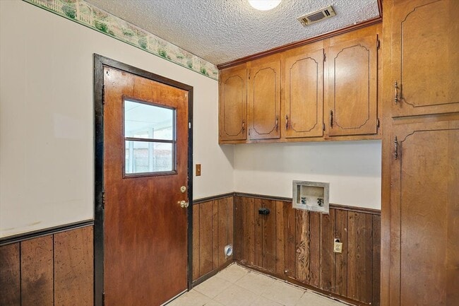 Building Photo - 155 Cypress Dr