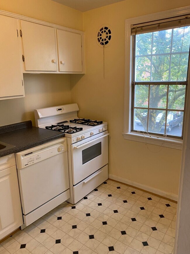 Building Photo - 1509 Belle View Blvd