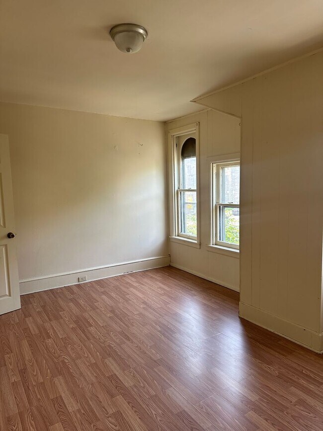 Building Photo - 1606 Perkiomen Ave