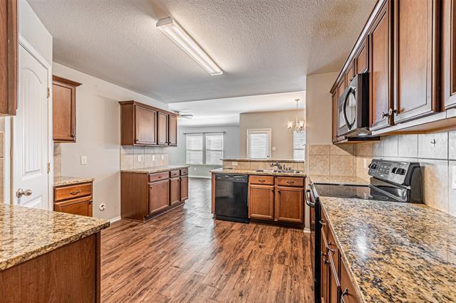 Building Photo - 1202 Pampa Grass Dr