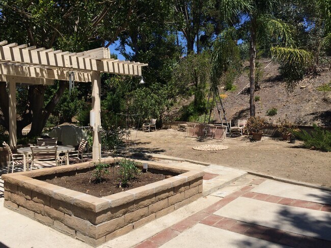Building Photo - 27012 Cordero Ln