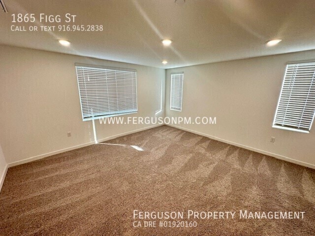 Building Photo - 1865 Figg St