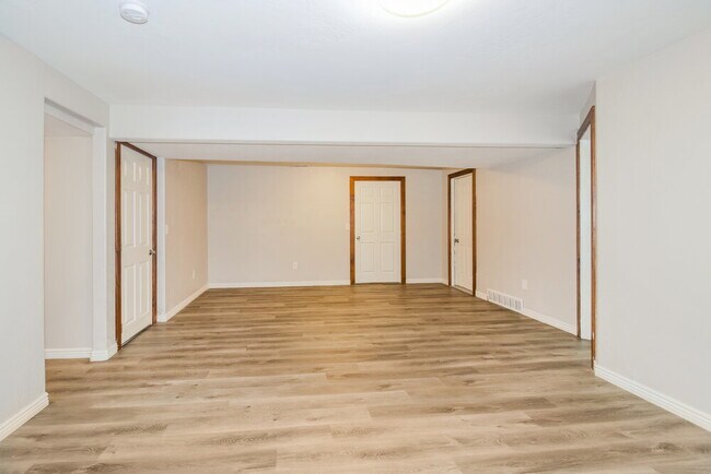 Building Photo - 14122 Rosaleen Ln