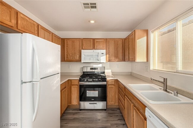 Building Photo - 10396 Midseason Mist St