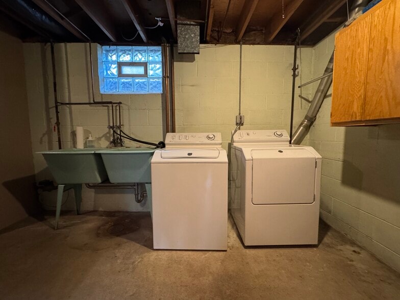 Basement laundry and storage - 4007 Grimes Ave S