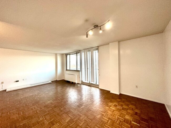 Building Photo - Charming 1 Bedroom/1 Bathroom Condo in Charles Village, Baltimore, MD!