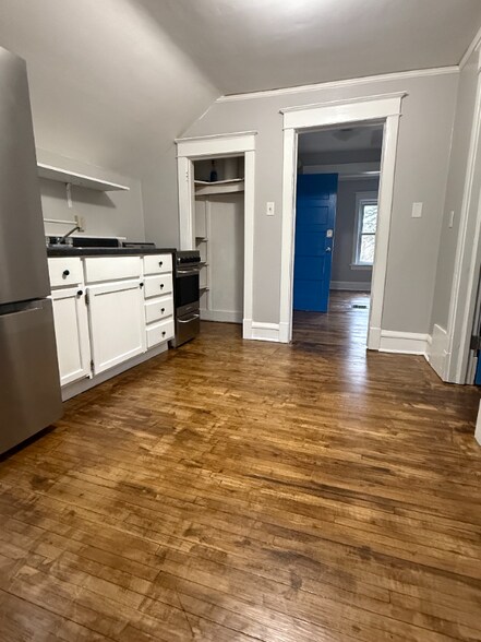 Building Photo - 1201 N 7th Ave E