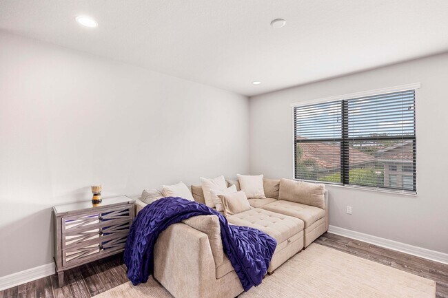 Building Photo - 2875 Cinnamon Bay Cir