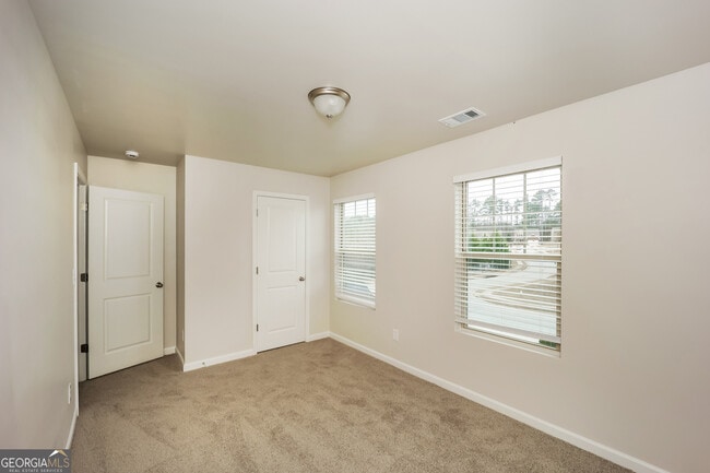 Building Photo - 2303 Clapton Ct