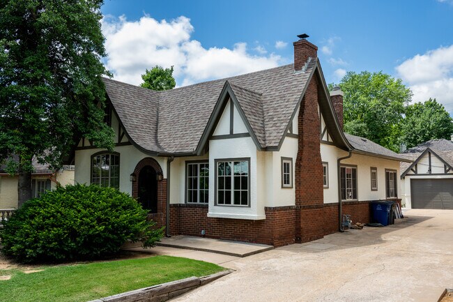 Building Photo - 2626 S Trenton Ave