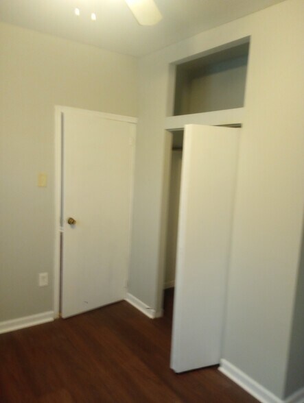 Building Photo - 5724 Malvern Ave