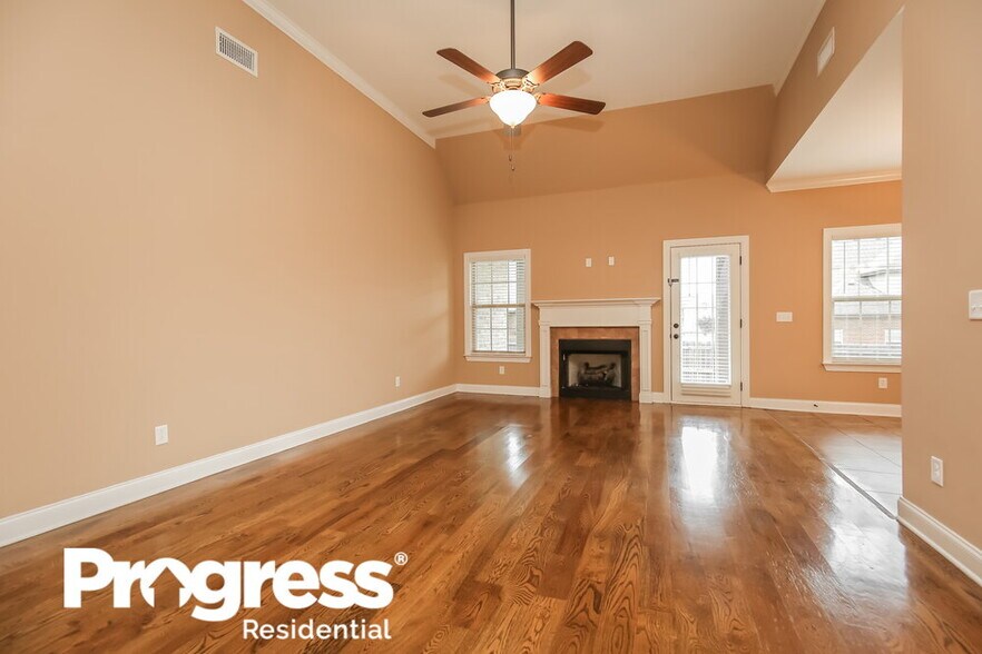 Building Photo - 1703 Drayton Dr