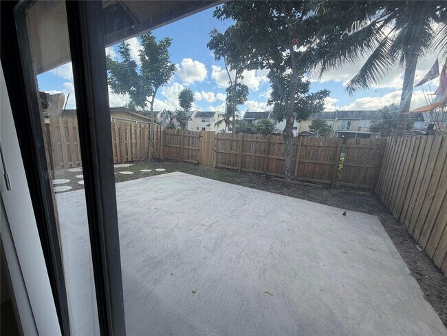 Building Photo - 6522 Harbour Rd