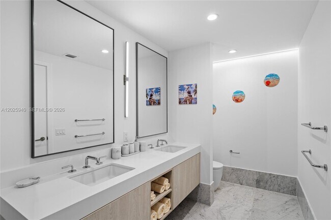 Building Photo - 9221 E Bay Harbor Dr