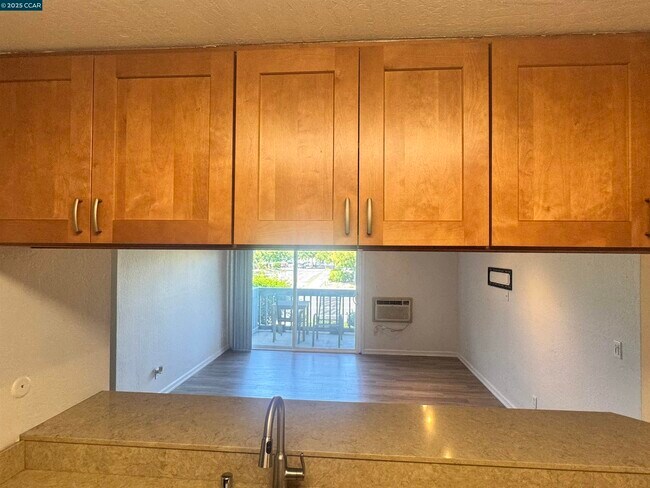 Building Photo - 1085 Murrieta Blvd
