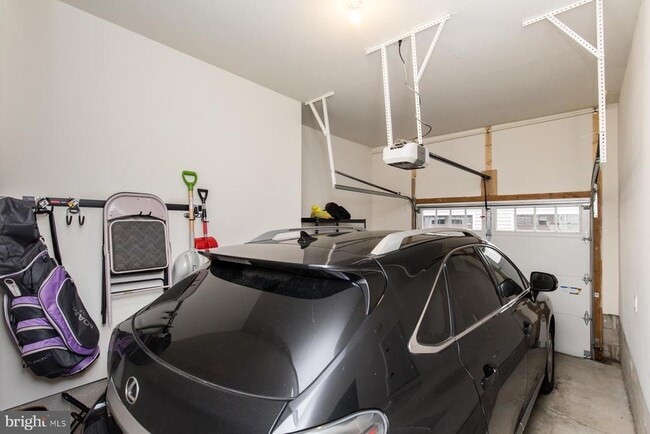 Building Photo - 207 Brinley Ct