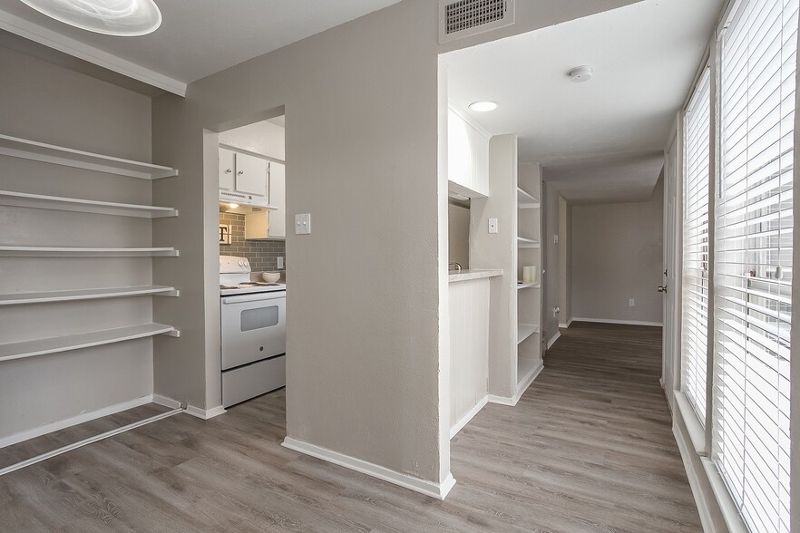 Building Photo - The Sherry Apartments