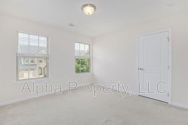 Building Photo - 28 Irvington Dr