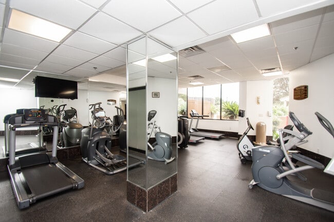 Building Photo - 3525 Sage Rd