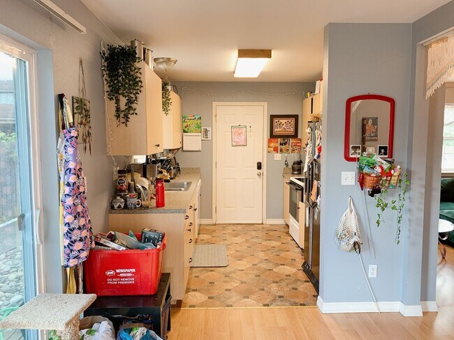 Building Photo - 2430/2434/2436 Pacific Street