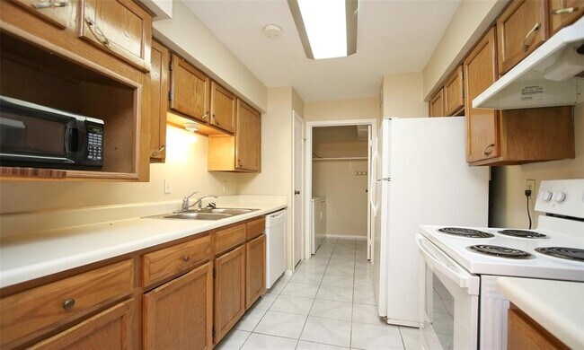 Building Photo - 8787 Brae Acres Rd