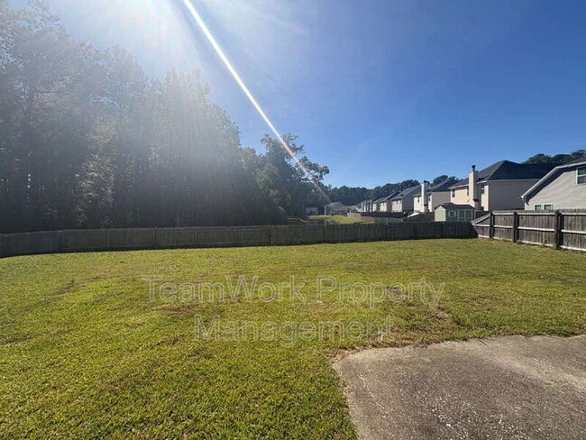 Building Photo - 102 Maywood Drive