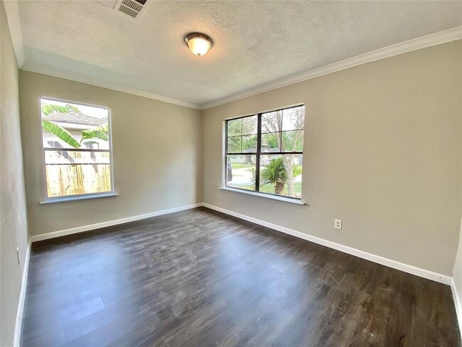Building Photo - 8626 Greiner Dr