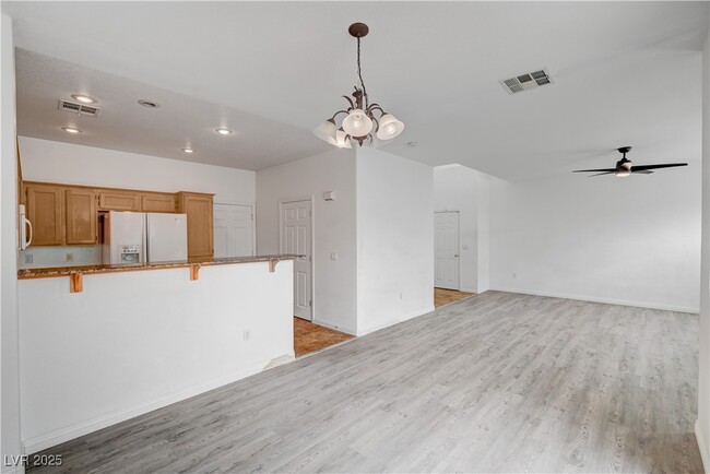 Building Photo - 8789 Villa Alex Ave