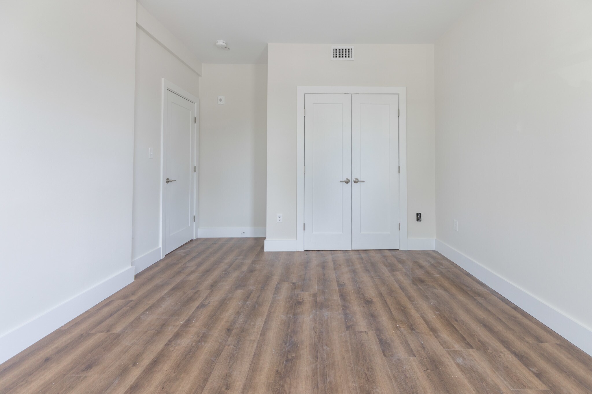 Building Photo - 843 Columbia Rd