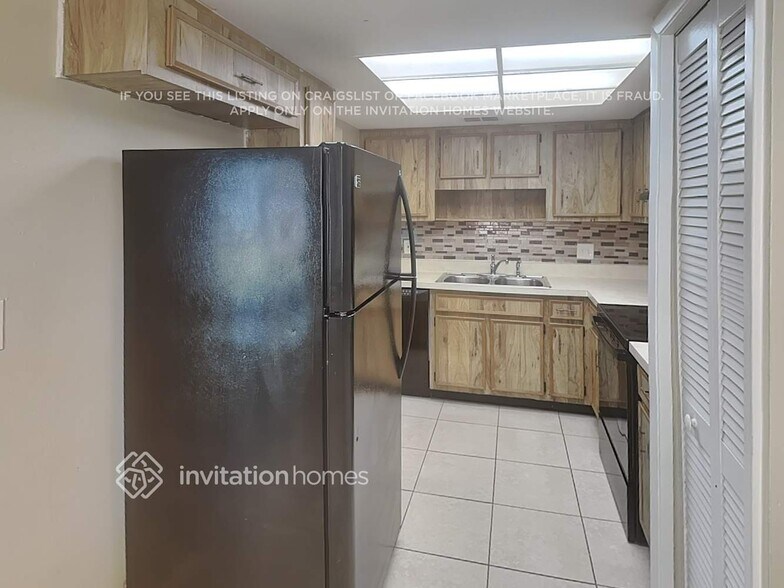 Building Photo - 3855 Shady Grove Cir