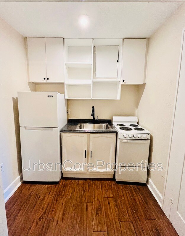 Building Photo - 360 13th Ave NE