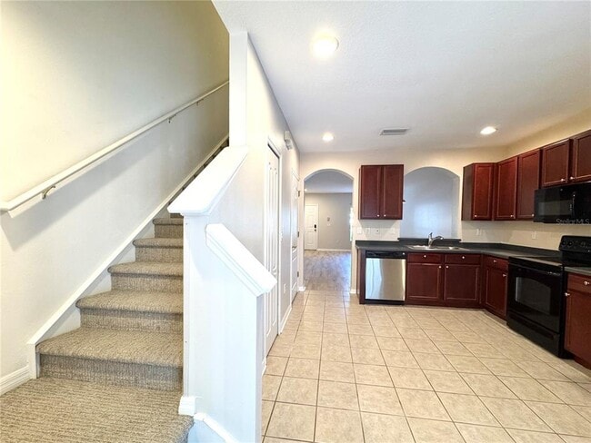 Building Photo - 15645 Stable Run Dr