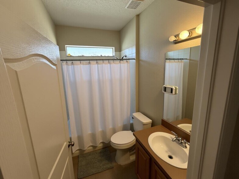 Building Photo - 1106 Fennel Green Dr