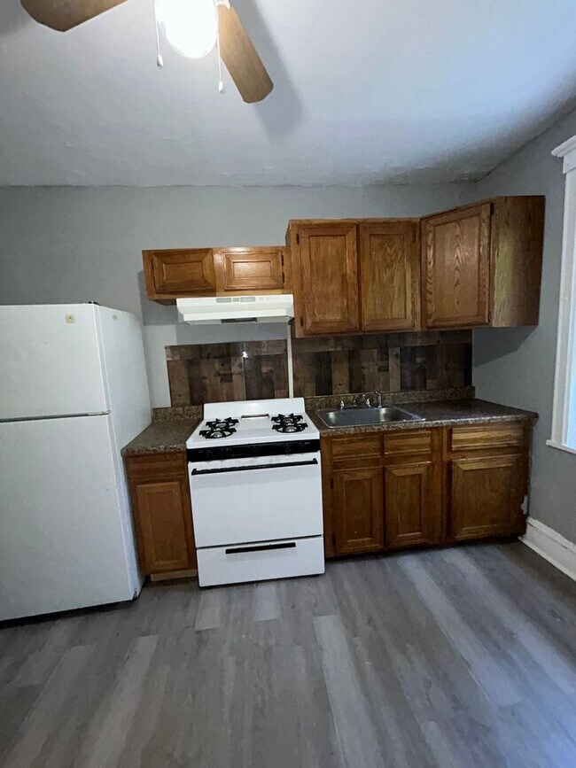 Building Photo - 648 Stuyvesant Ave