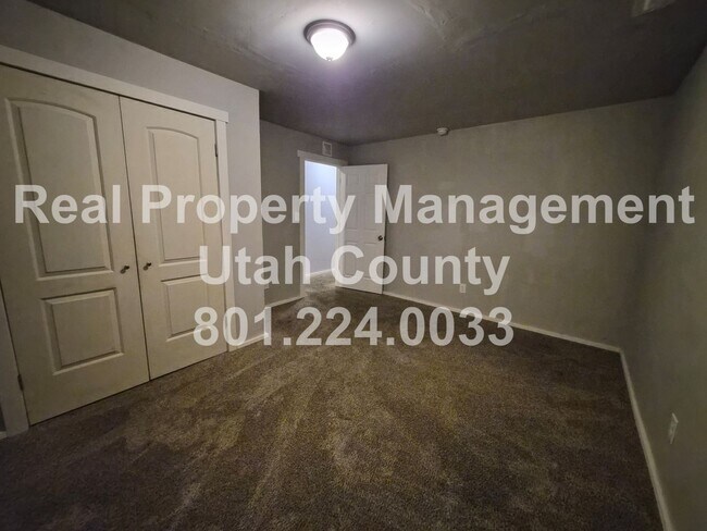 Building Photo - Townhome in Eagle Mountain