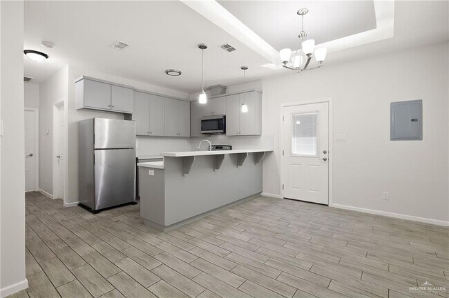 Building Photo - 4709 Magnolia Ave