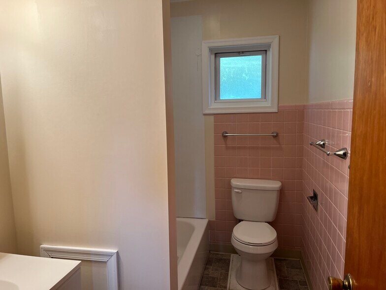 Building Photo - 539 S Wayne St