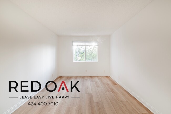 Building Photo - 130 S Alexandria Ave