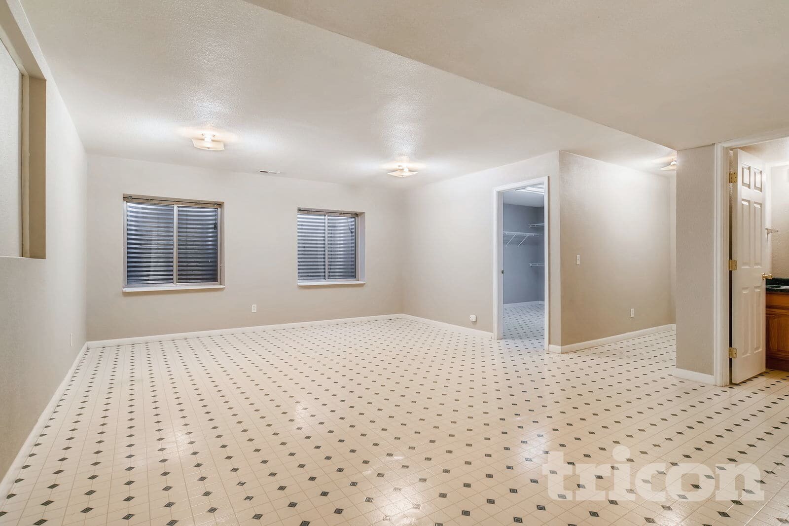 Building Photo - 633 Golden Eagle Dr