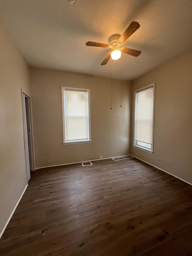 Building Photo - 836 E 156th St