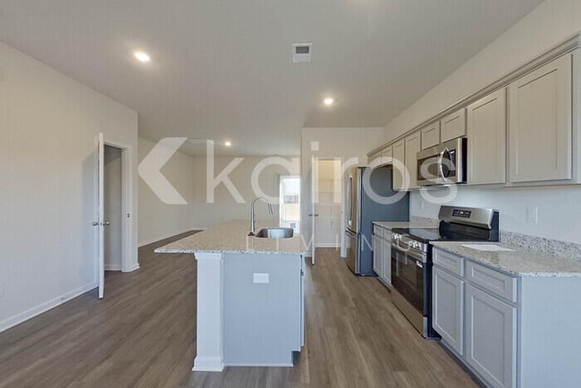 Building Photo - 2097 Banyan Cir