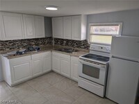 Building Photo - 111 E Palmetto Ln