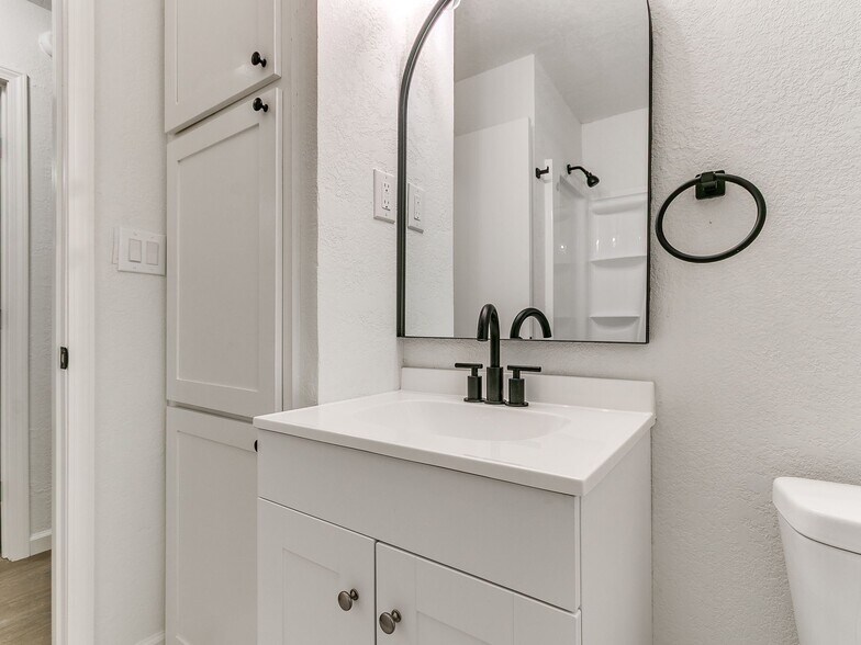 Building Photo - 911 Crabtree Cove