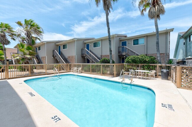 Building Photo - 15209 Leeward Dr