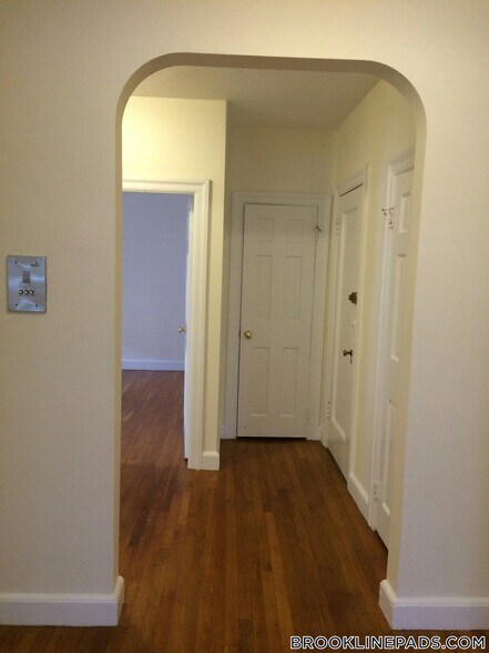 Building Photo - 38 Harris St